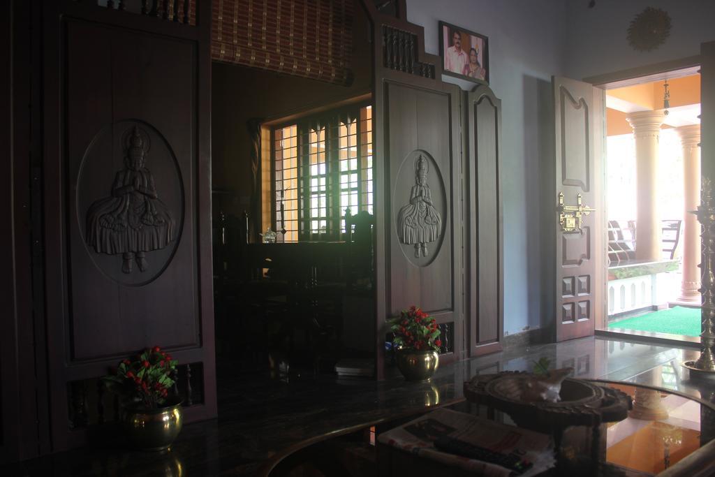 Alappuzha Navendu Home Stay מראה חיצוני תמונה